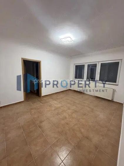 Bd Unirii | 2 Camere Nemobilate | Centrala Proprie | Balcon