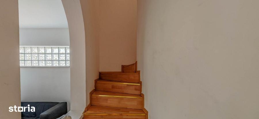 Casă cu 5 camere cu Teren 250 Mp în Floreasca