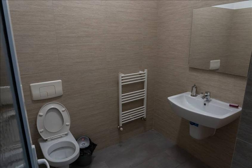 Birouri cu intrare din strada langa aeroport - 7