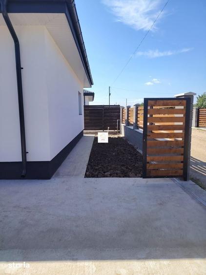 Casă cu 4 camere cu Teren 304 Mp în Corbeanca