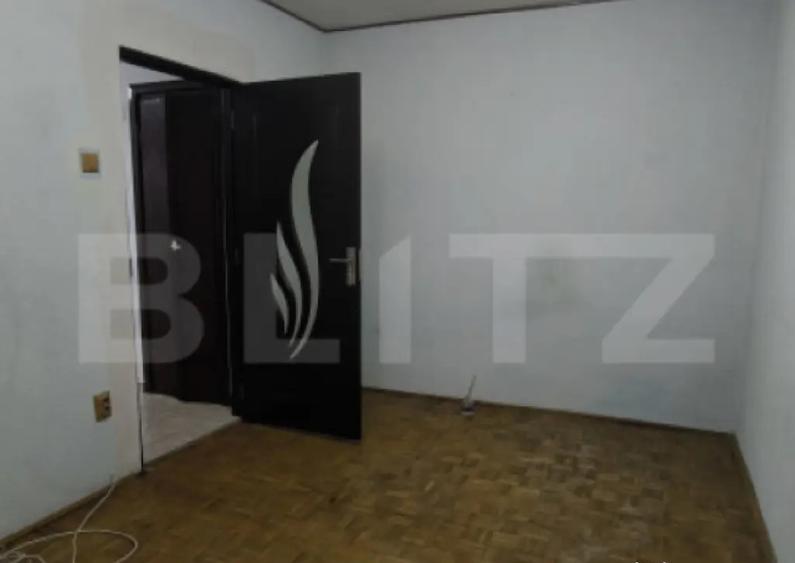 Apartament 2 camere, decomandat, etaj intermediar, zona Poli - 5