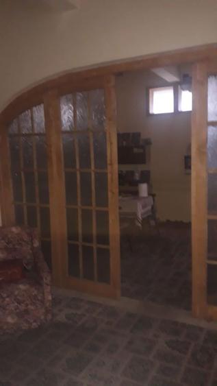 Casa de vanzare spatioasa tip conac - 5