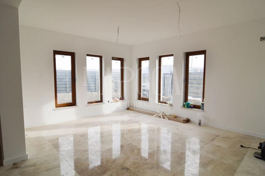 Casa 5 camere de vanzare in Apahida - 2