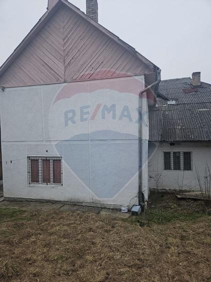Casă  cu 5 camere de vânzare, Vișeu de Sus - 2