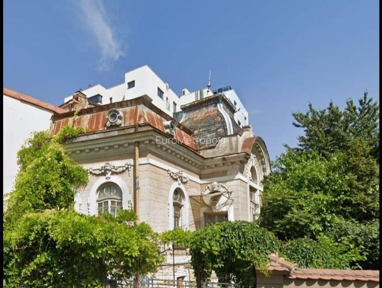 Imobil cu arhitectura si teren 500 mp Dacia