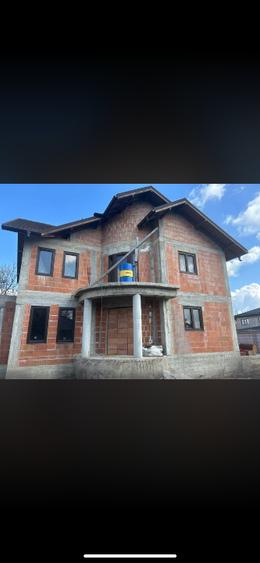 Casă de vânzare la rosu - 1