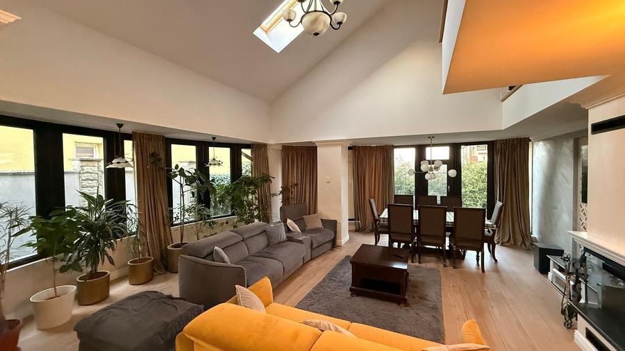 Vilă deosebită în Bucium | Living spectaculos 69 mp| Arhitectură unică - 9