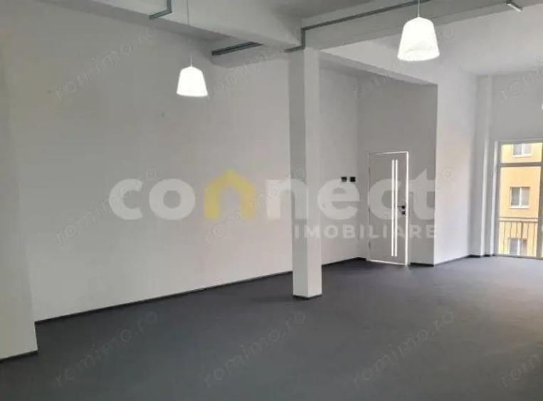 Spa?iu comercial de inchiriat | SU 66 mp - vitrina 4,2 m, parcare | Flore?ti - 5