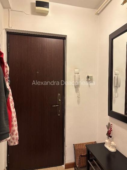 Apartament 50mp, 2 camere, decomandat, vis a vis de Plaza Romania