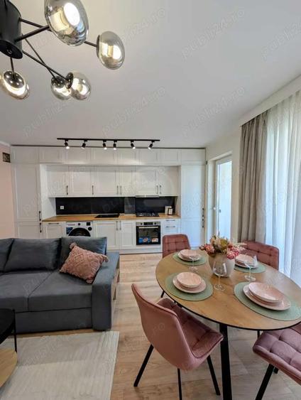 Apartament cu 3 camere semidecomandat în Central