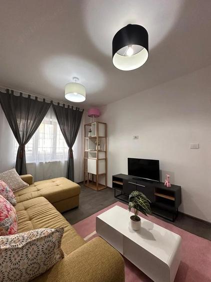 De vanzare casa construita din caramida, renovata, mobilata ?i utilata, zona Parcului 79.000euro - 2