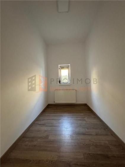 Casa sau Spatiu comercial  in zona magazinelor satesti - 6