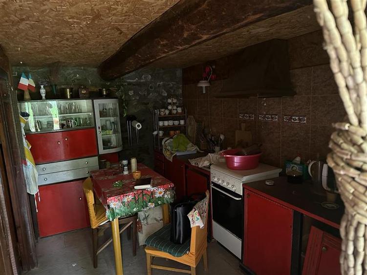 Casă individuală cu 4 camere cu Canalizare în Exterior Vest