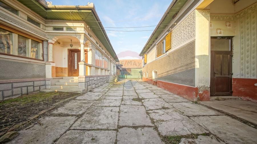 Comision 0%! 2 case Cincu, teren 2134mp, sura & curte libera - 47