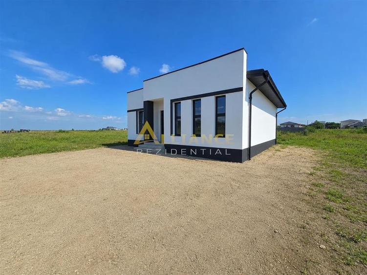 Casa parter- 100m de autobuz- 470mp teren- placa de beton - 2