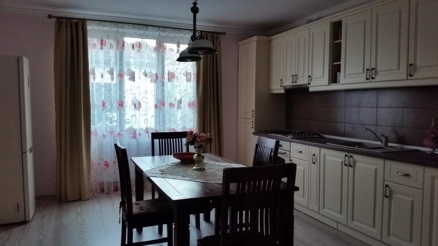 Apartament spatios la casa, 3  camere, Central - 6