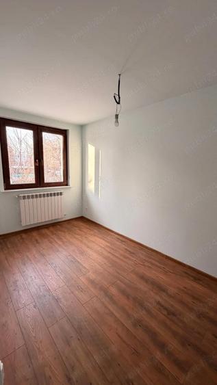 Vand Apartament 3 camere etaj 1 - 4