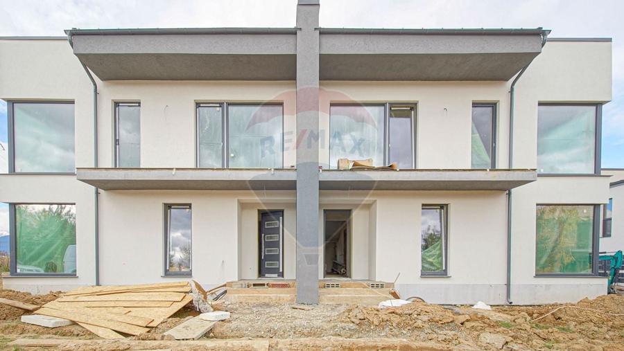 Locuieste intr-un peisaj de poveste - Vila moderna in Rasnov - 5