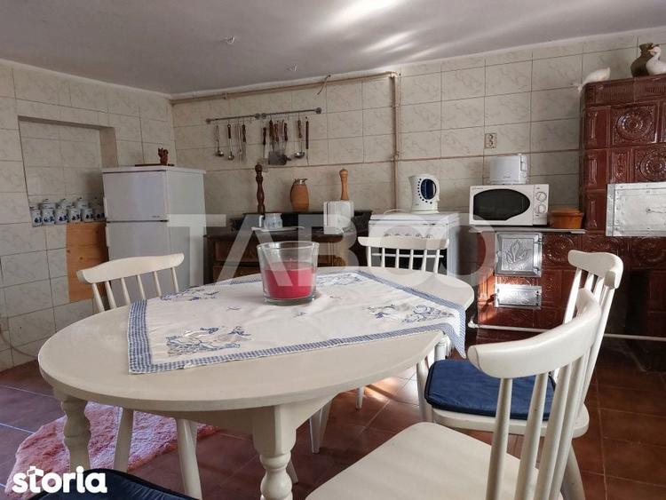 Casa de vanzare cu 2 apartamente separate si teren 500 mp Cisnadioara - 17