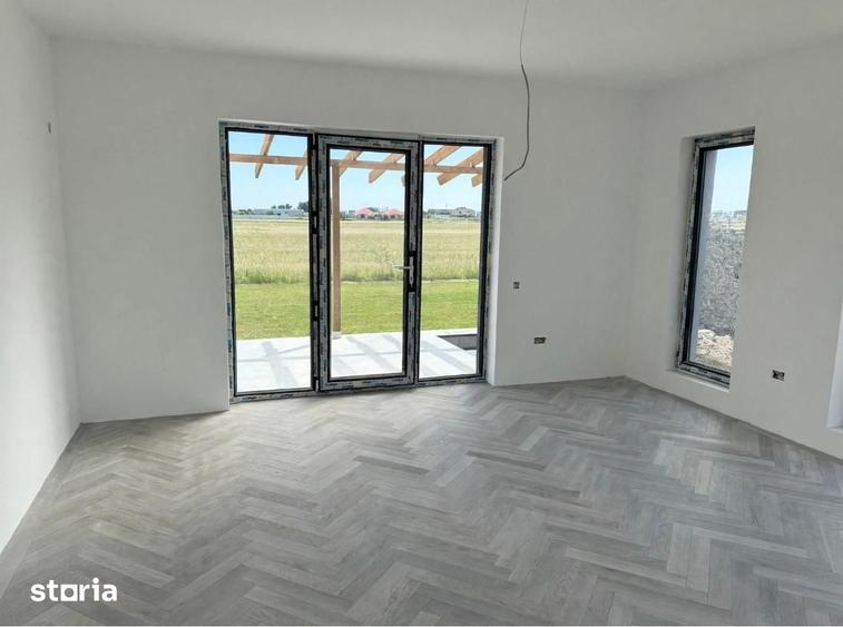 Casă cu 4 camere cu Teren 325 Mp în Vidra
