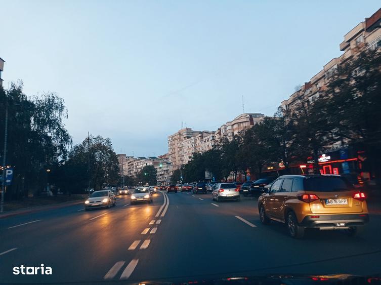 Apartament cu 4 camere decomandat în Ultracentral