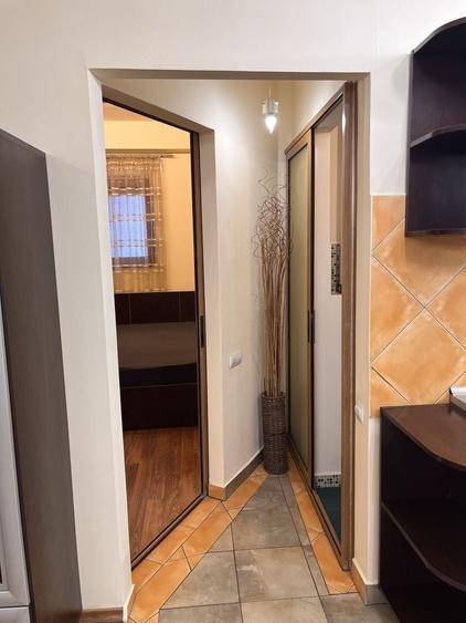 Apartament cu 2 camere semidecomandat în Calea Victoriei