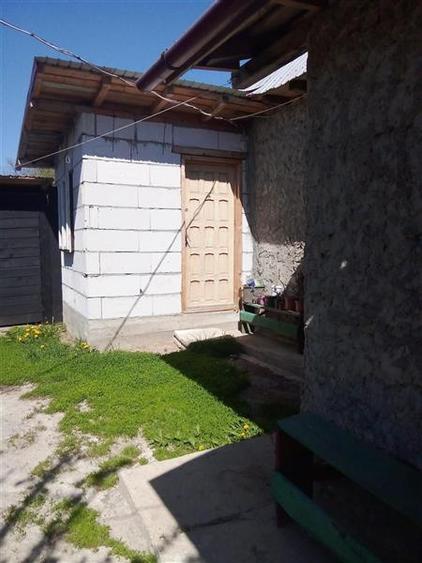 Casă individuală cu 2 camere cu Teren 10000 Mp în Mironeasa