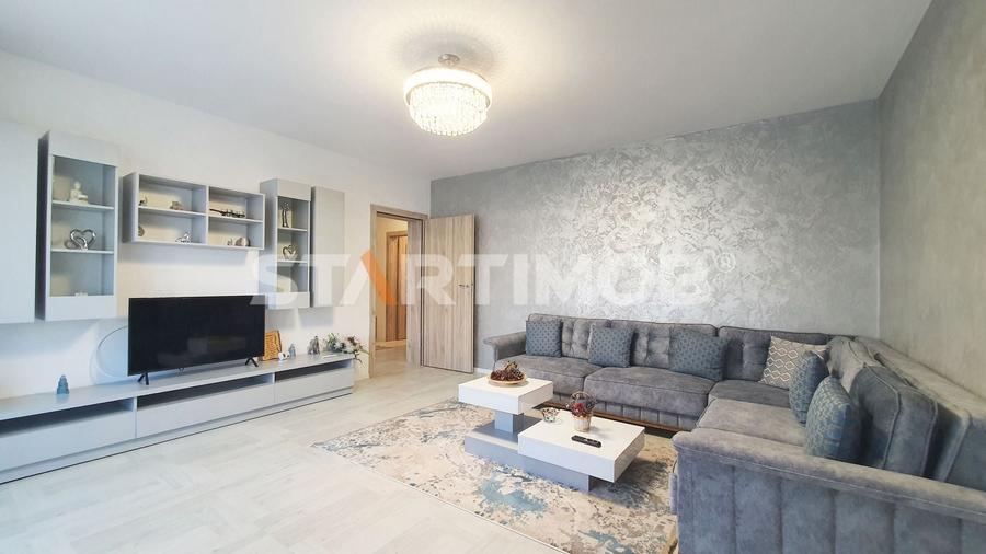 Apartament cu 3 camere decomandat, mobilat în Tractorul
