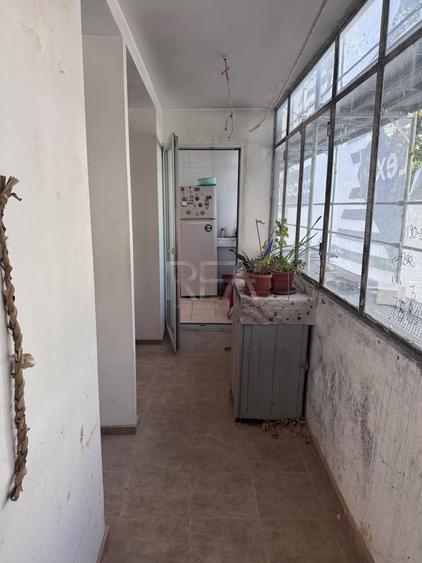 Apartament cu 4 camere decomandat în Titan