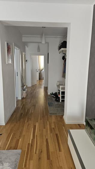 Apartament cu 3 camere decomandat în Lotrioara
