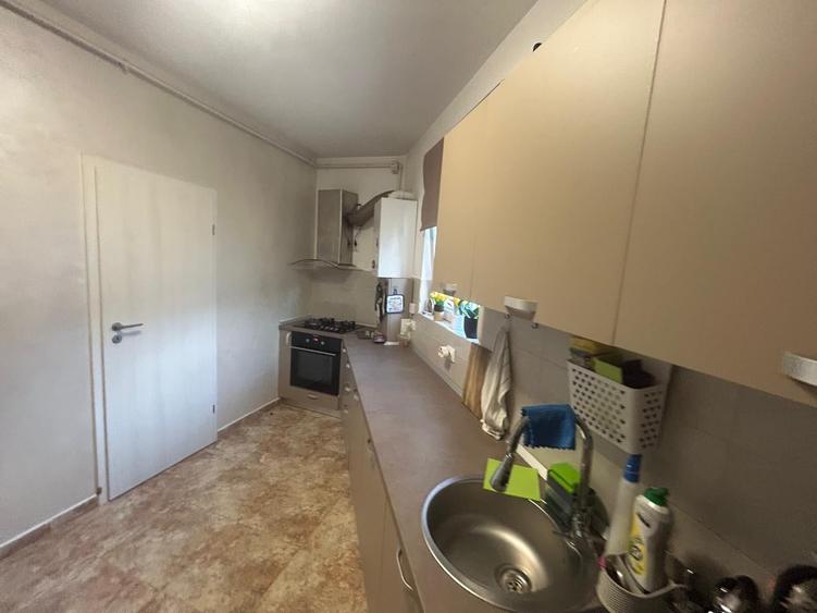 Apartament cu 2 camere decomandat în Berceni