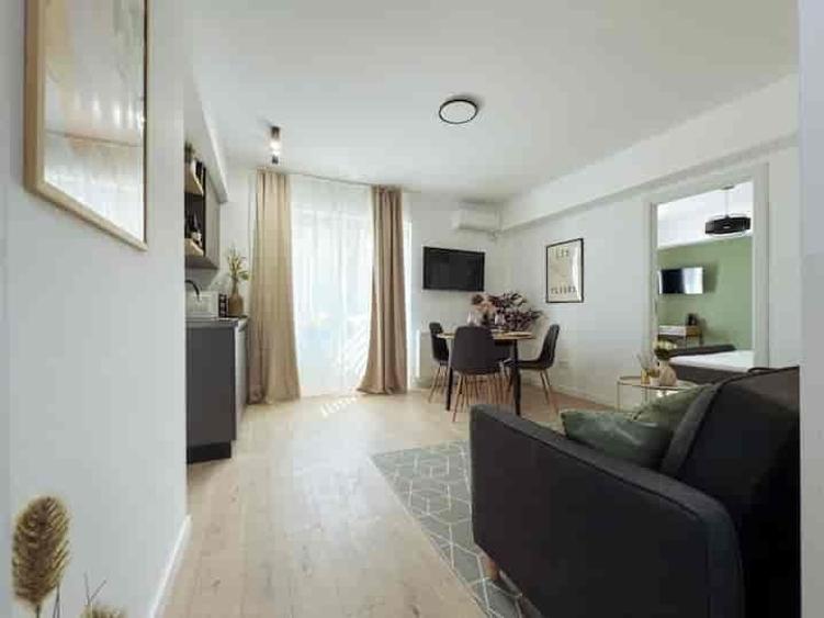 Apartament 2 camere / Blocul Dalles /Afacere la cheie !! 2 camere - 10