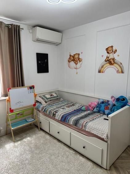 Apartament cu 3 camere semidecomandat, mobilat în Dristor