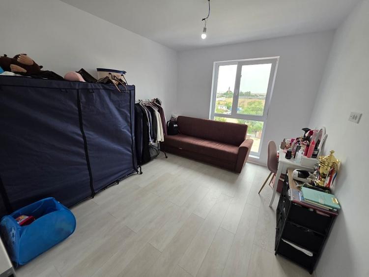 Apartament cu 3 camere decomandat, mobilat în Baicului