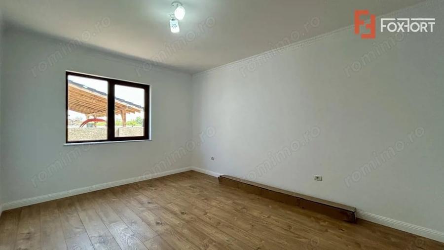 Casă cu 4 camere cu Teren 650 Mp în Ghiroda