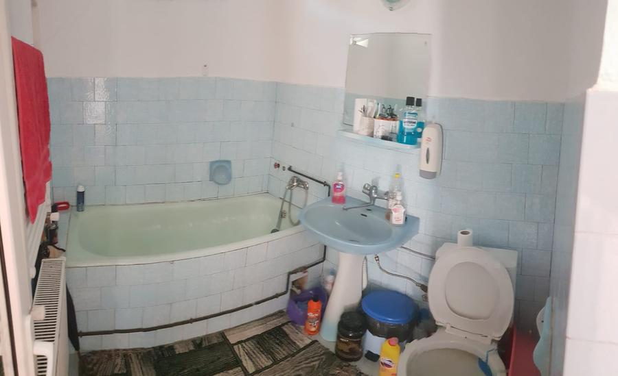 Casă individuală cu 2 camere cu Canalizare în Palazu Mare