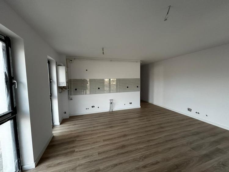 Apartament cu 2 camere semidecomandat în Florești — fotografia 3