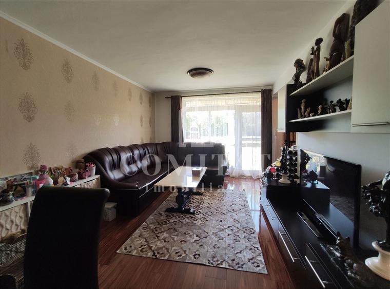 Duplex cu 4 camere cu Canalizare în Bună Ziua
