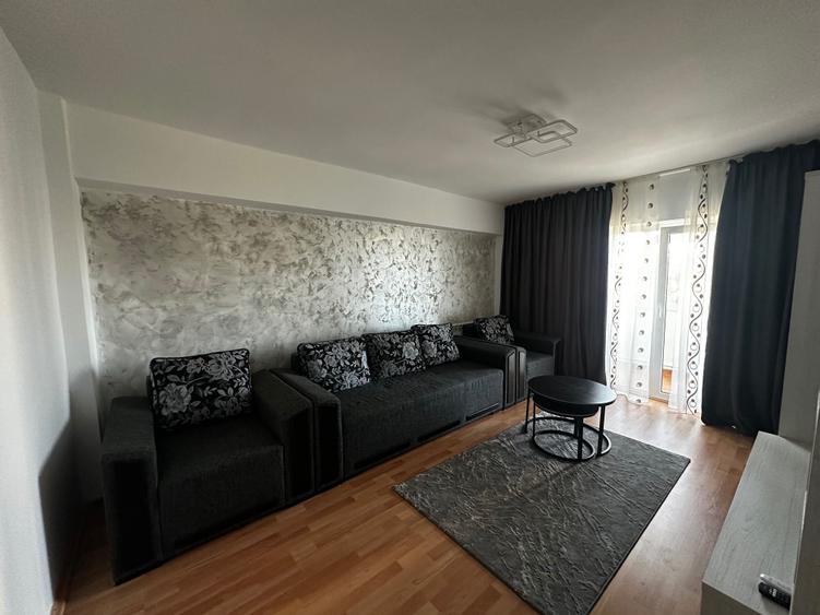 Apartament cu 2 camere decomandat în Far
