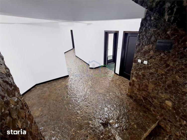 Spațiu comercial, de 714 mp, în Eșelnița