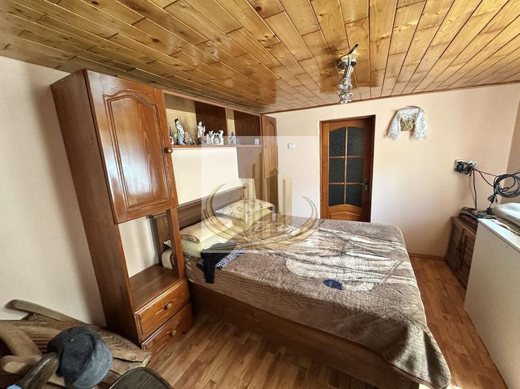 Casă individuală cu 5 camere cu Canalizare în Dofteana