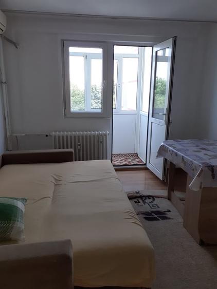 Apartament cu 2 camere decomandat în Drumul Taberei