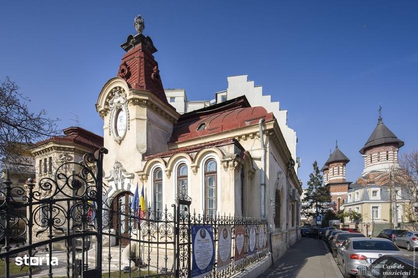 Casă cu 7 camere cu Teren 707 Mp în Nord