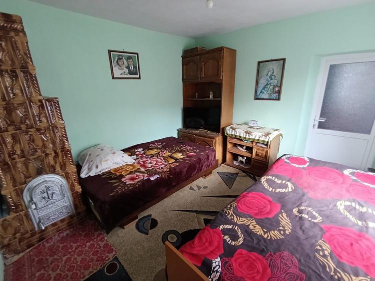 Casă cu 4 camere în Remetea Mare