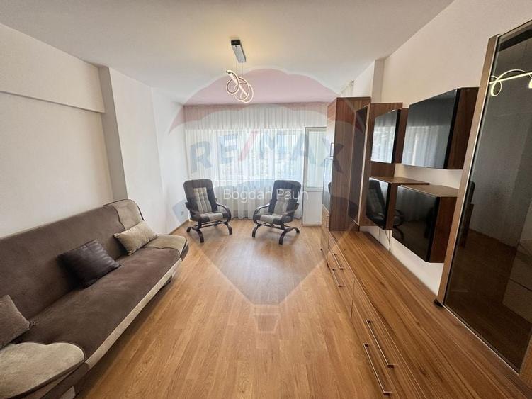 Apartament cu 3 camere de inchiriat-zona ultracentrala-Mihai Viteazul Apartament cu 3 camere de inchiriat-zona ultracentrala-Mihai Viteazul