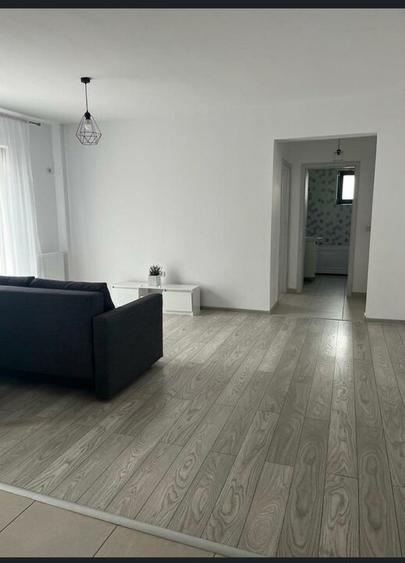 Ap. 2 cam, bloc nou, boxa 4mp la subsol + loc parcare inclus, mobilat si utilat - 5