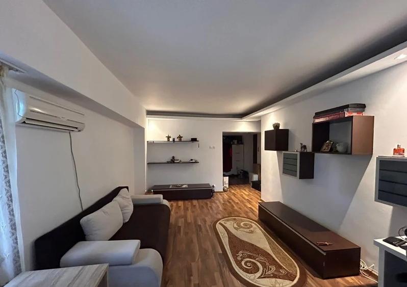 Apartament cu 2 camere, etajul 1/6, zona Tatarasi - 2