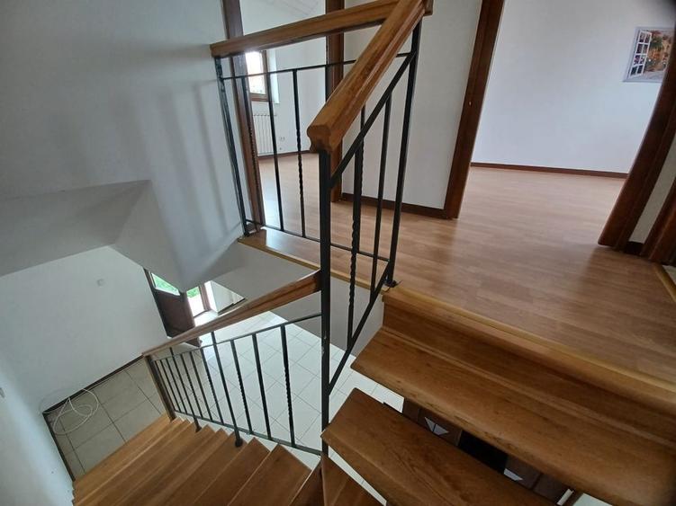 Casa insiruita, 2 dormitoare, garaj, Sanmartin. 120 000 E. Comision 0. - 9