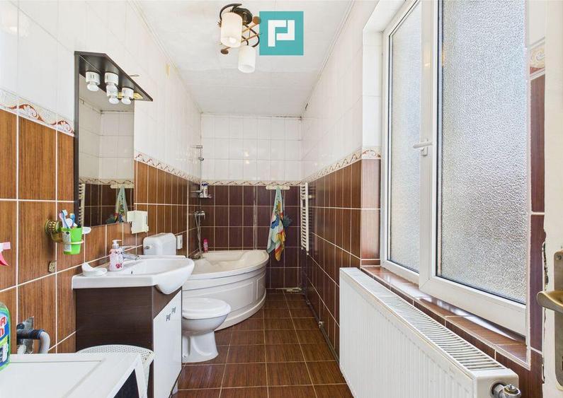 Casa cu 4 camere in Parneava - 1