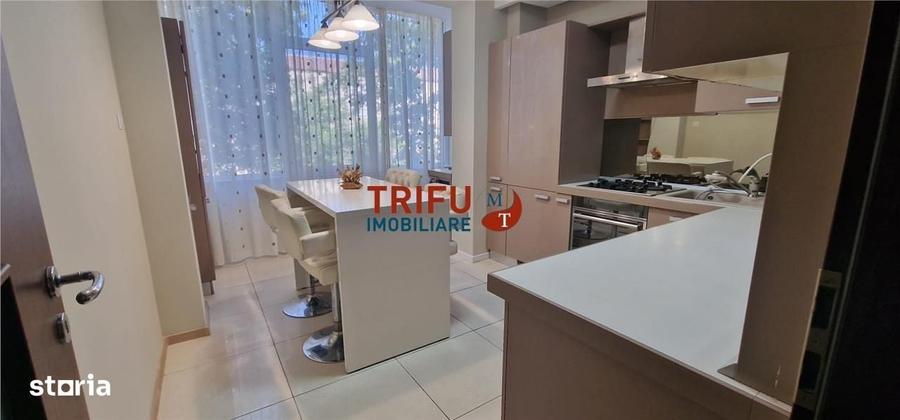 Apartament cu 4 camere decomandat în Cetate